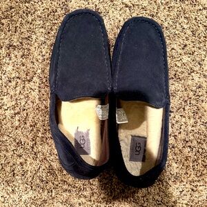 Men’s Ugg slippers size 10